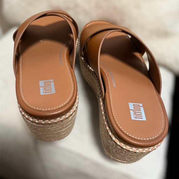 Fitflop 
ELOISE Espadrille Leather Wedge Cross Slides
Light Tan - Picture 3 of 6